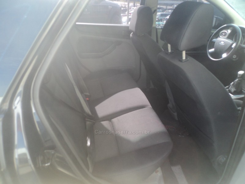 FOCUS 1.6 GLX 8V FLEX 4P MANUAL - 2012 - FARROUPILHA