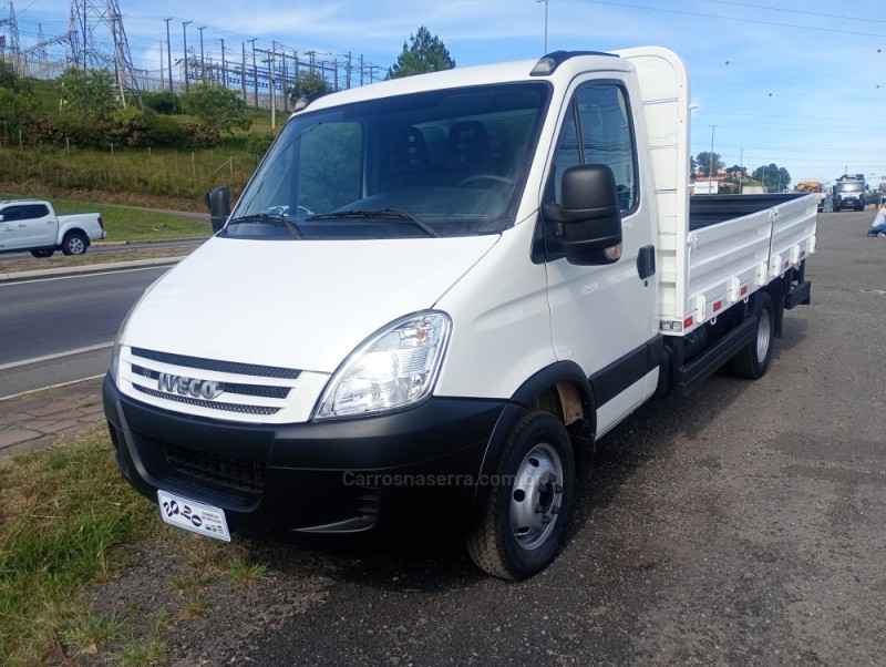 DAILY 55C16 CHASSI CABINE TURBO INTERCOOLER DIESEL 2P MANUAL - 2011 - FARROUPILHA