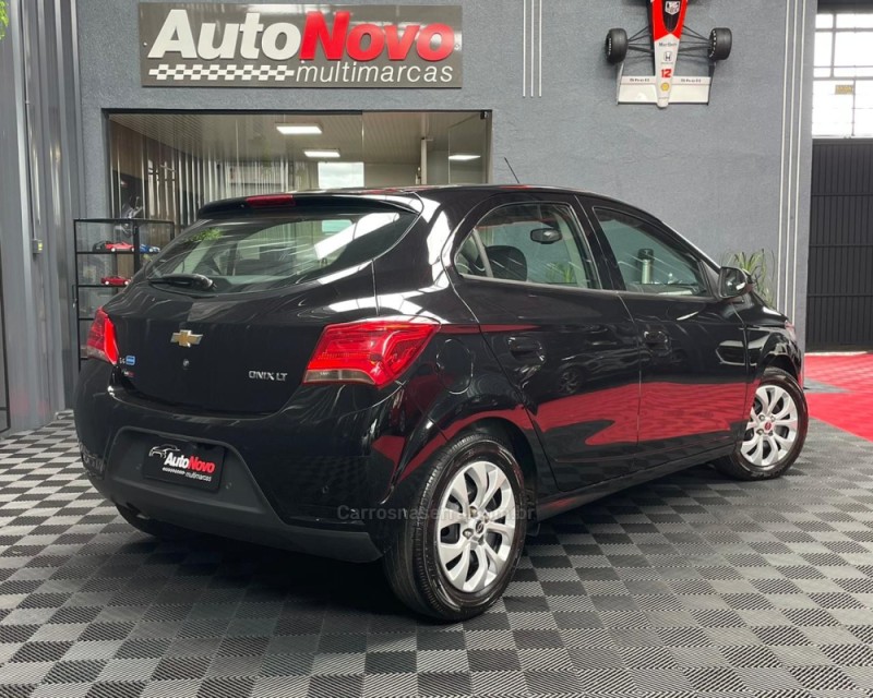 ONIX 1.4 MPFI LT 8V FLEX 4P MANUAL - 2017 - VACARIA