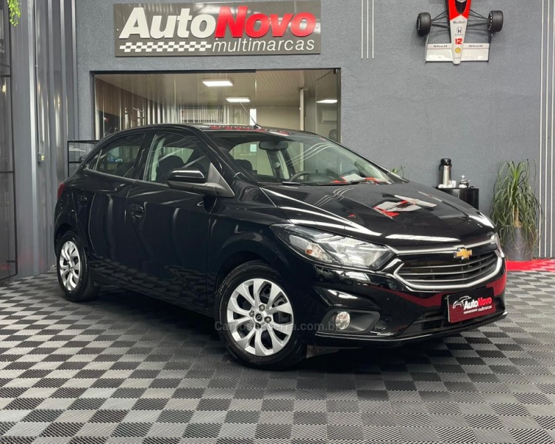 ONIX 1.4 MPFI LT 8V FLEX 4P MANUAL - 2017 - VACARIA