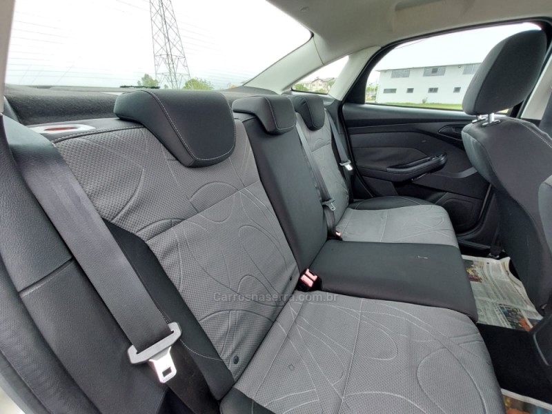 FOCUS 2.0 S SEDAN 16V FLEX 4P AUTOMÁTICO - 2015 - FARROUPILHA