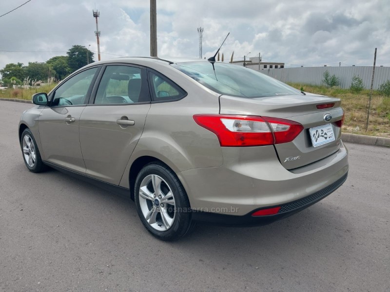 FOCUS 2.0 S SEDAN 16V FLEX 4P AUTOMÁTICO - 2015 - FARROUPILHA
