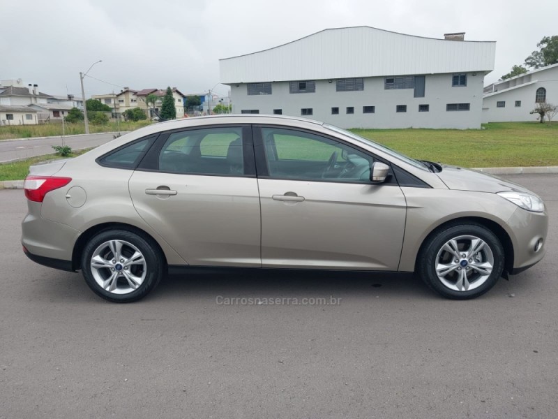 FOCUS 2.0 S SEDAN 16V FLEX 4P AUTOMÁTICO - 2015 - FARROUPILHA