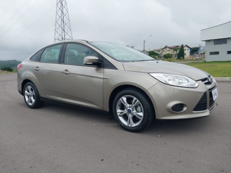FOCUS 2.0 S SEDAN 16V FLEX 4P AUTOMÁTICO - 2015 - FARROUPILHA