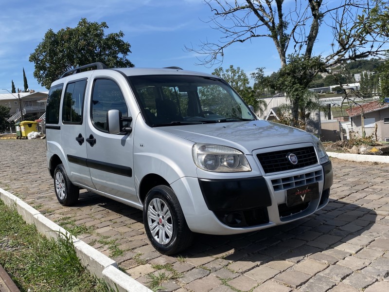 DOBLÓ 1.4 MPI ATTRACTIVE 8V FLEX 4P MANUAL - 2013 - CARLOS BARBOSA