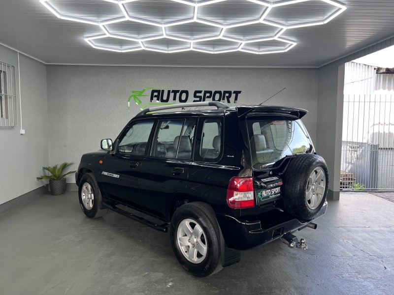 PAJERO TR4 2.0 4X4 16V 131CV GASOLINA 4P AUTOMÁTICO - 2006 - CAXIAS DO SUL