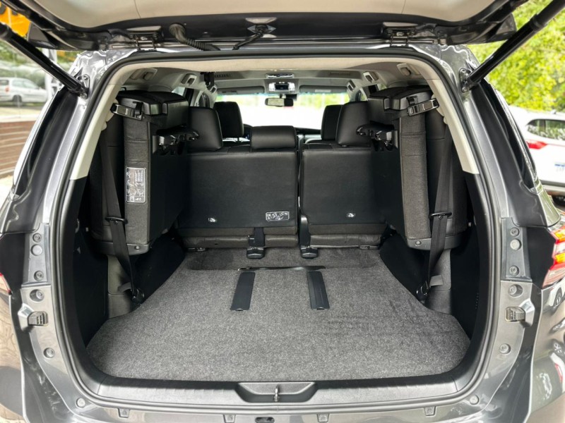 HILUX SW4 2.8 4X4 SRX PLATINUM TURBO 7 LUGARES DIESEL 4P AUTOMÁTICO - 2024 - DOIS IRMãOS