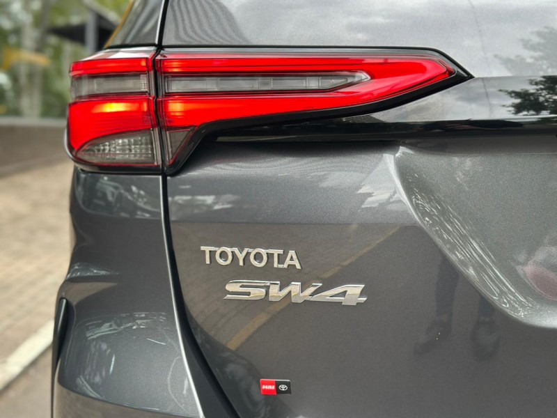 HILUX SW4 2.8 4X4 SRX PLATINUM TURBO 7 LUGARES DIESEL 4P AUTOMÁTICO - 2024 - DOIS IRMãOS