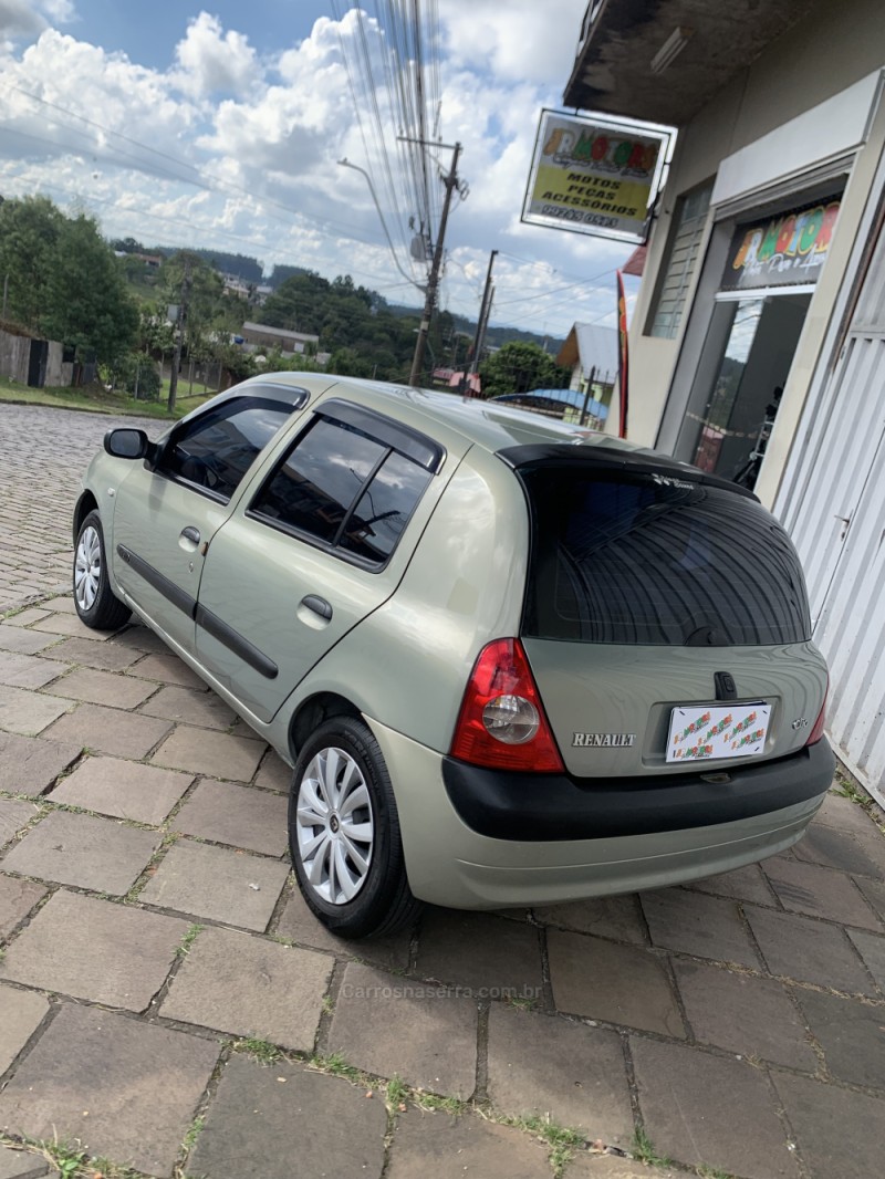 CLIO 1.0 AUTHENTIQUE 16V GASOLINA 4P MANUAL - 2004 - CAXIAS DO SUL