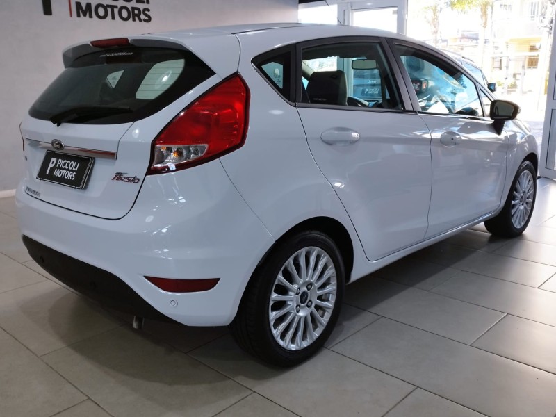 FIESTA 1.6 TITANIUM PLUS HATCH 16V FLEX 4P AUTOMÁTICO - 2017 - CAXIAS DO SUL
