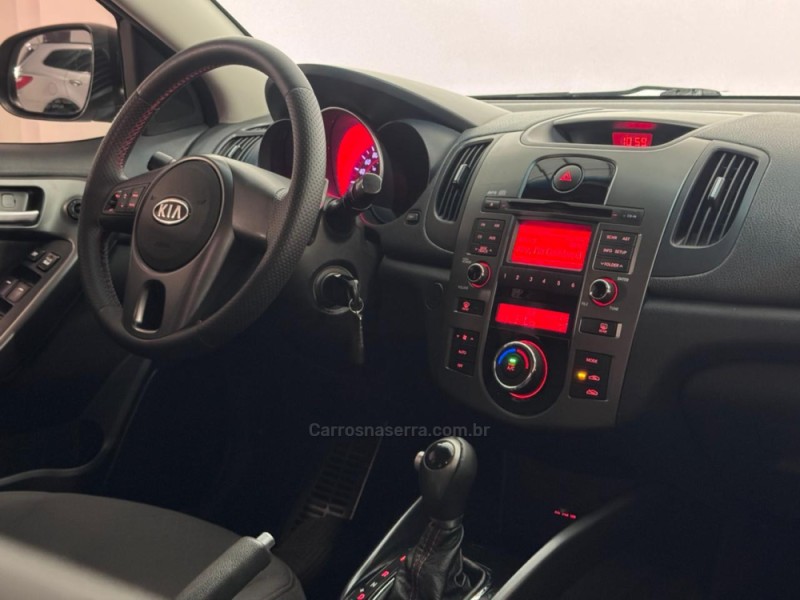 CERATO 1.6 SX3 16V GASOLINA 4P AUTOMÁTICO - 2011 - ESTâNCIA VELHA