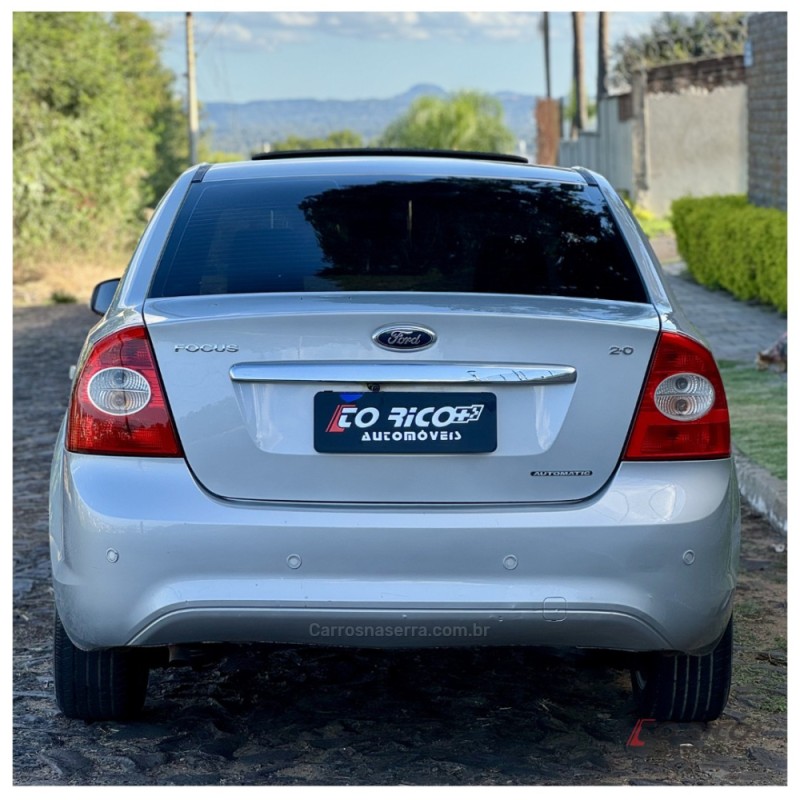 FOCUS 2.0 GHIA SEDAN 16V FLEX 4P AUTOMÁTICO - 2010 - CAMPO BOM