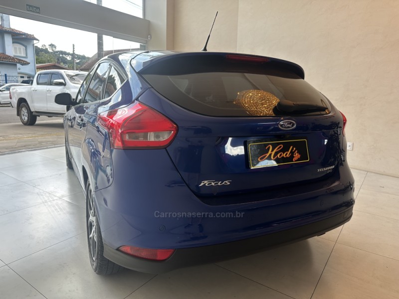 FOCUS 2.0 TITANIUM HATCH 16V FLEX 4P AUTOMÁTICO - 2016 - CANELA
