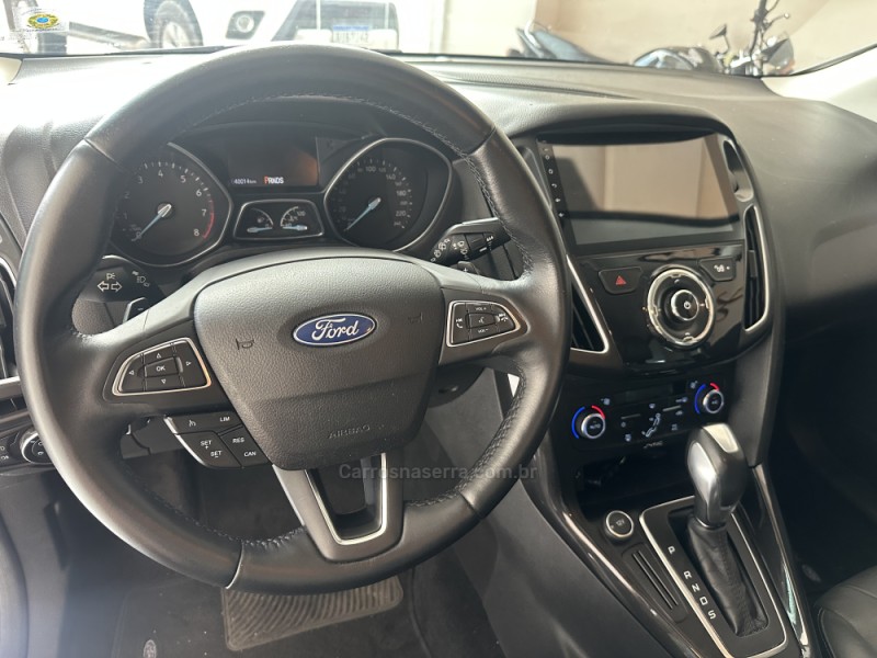 FOCUS 2.0 TITANIUM HATCH 16V FLEX 4P AUTOMÁTICO - 2016 - CANELA