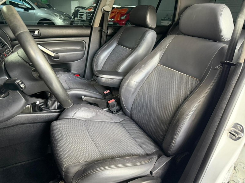 GOLF 1.6 MI SPORTLINE 8V FLEX 4P MANUAL - 2011 - CARLOS BARBOSA