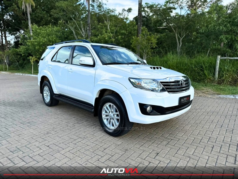 HILUX SW4 3.0 SRV 4X4 16V TURBO INTERCOOLER DIESEL 4P AUTOMÁTICO - 2015 - SAPIRANGA