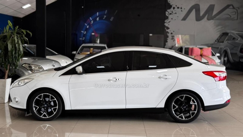 FOCUS 2.0 TITANIUM SEDAN 16V FLEX 4P AUTOMÁTICO - 2015 - ESTâNCIA VELHA