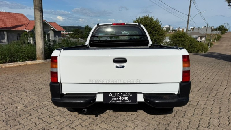 COURIER 1.6 MPI L 8V FLEX 2P MANUAL - 2012 - DOIS IRMãOS