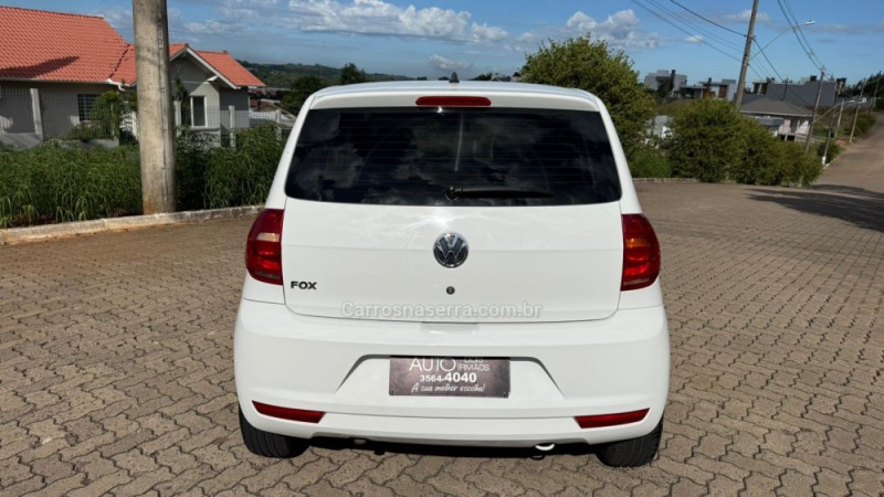 FOX 1.0 MI 8V FLEX 4P MANUAL - 2012 - DOIS IRMãOS