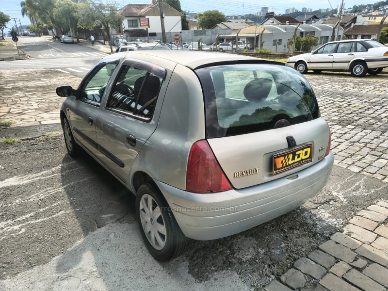 CLIO 1.0 RL 8V GASOLINA 4P MANUAL - 2002 - CAXIAS DO SUL