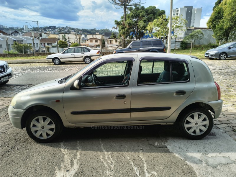 CLIO 1.0 RL 8V GASOLINA 4P MANUAL - 2002 - CAXIAS DO SUL