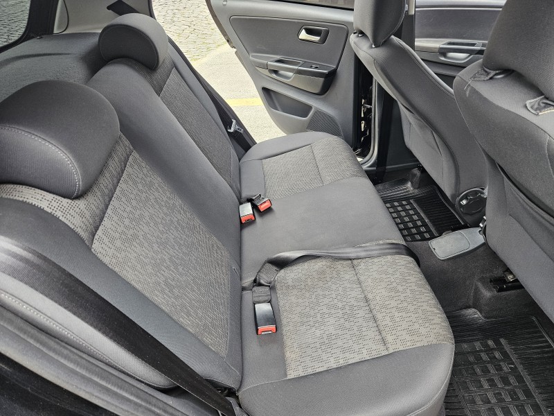 FOX 1.0 MI 8V FLEX 4P MANUAL - 2013 - CAXIAS DO SUL