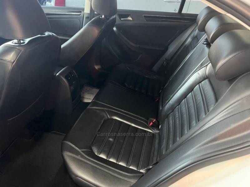 JETTA 2.0 TSI HIGHLINE 211CV GASOLINA 4P DSG - 2016 - CAXIAS DO SUL