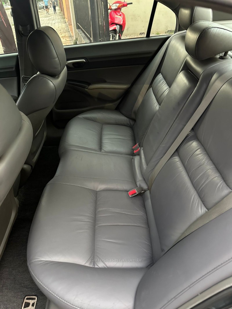 CIVIC 1.8 LXS 16V GASOLINA 4P MANUAL - 2007 - CAXIAS DO SUL