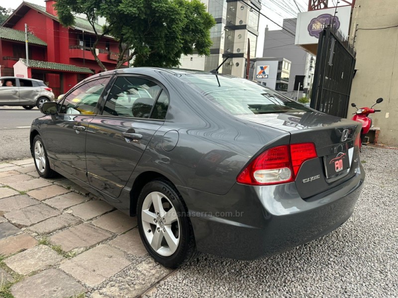 CIVIC 1.8 LXS 16V GASOLINA 4P MANUAL - 2007 - CAXIAS DO SUL