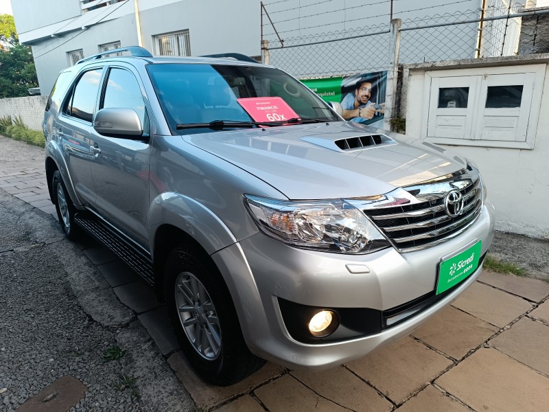 HILUX SW4 3.0 SRV 4X4 7 LUGARES 16V TURBO INTERCOOLER DIESEL 4P AUTOMÁTICO - 2012 - BENTO GONçALVES