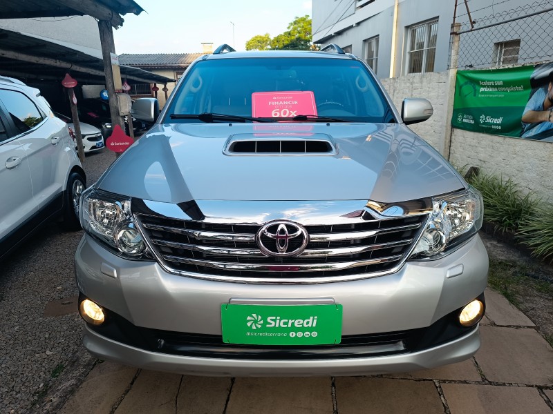 HILUX SW4 3.0 SRV 4X4 7 LUGARES 16V TURBO INTERCOOLER DIESEL 4P AUTOMÁTICO - 2012 - BENTO GONçALVES