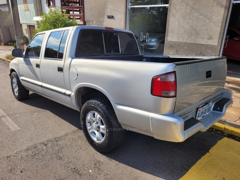 S10 2.5 STD 4X4 CD 8V TURBO DIESEL 4P MANUAL - 2000 - FLORES DA CUNHA