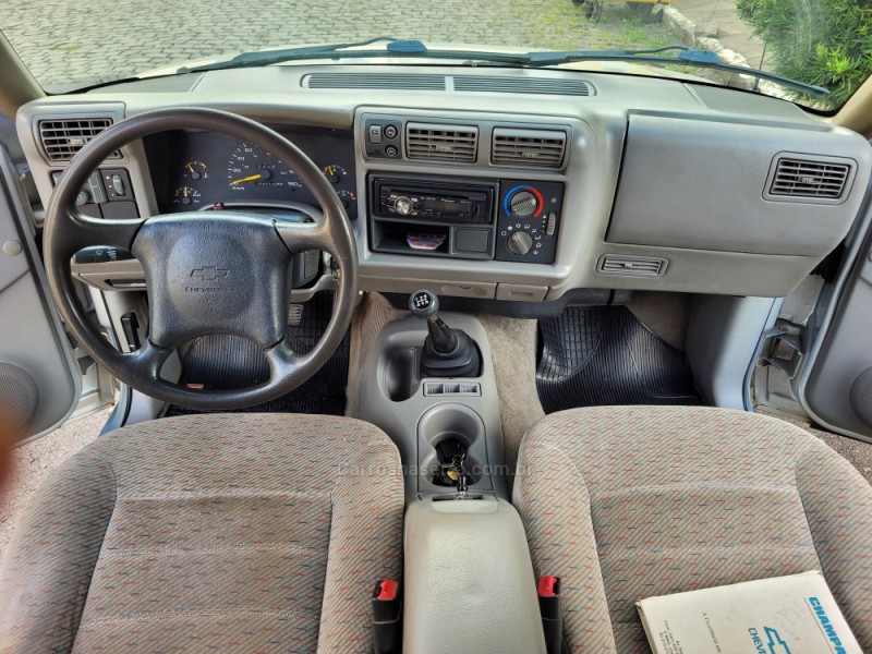 S10 2.5 STD 4X4 CD 8V TURBO DIESEL 4P MANUAL - 2000 - FLORES DA CUNHA