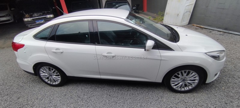 FOCUS 2.0 SE SEDAN 16V FLEX 4P AUTOMÁTICO - 2018 - FARROUPILHA
