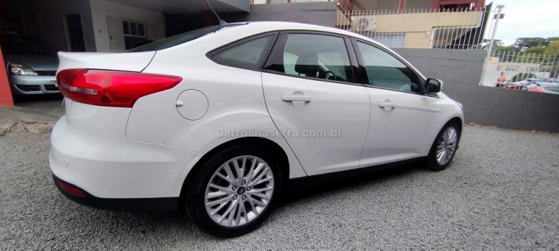 FOCUS 2.0 SE SEDAN 16V FLEX 4P AUTOMÁTICO - 2018 - FARROUPILHA