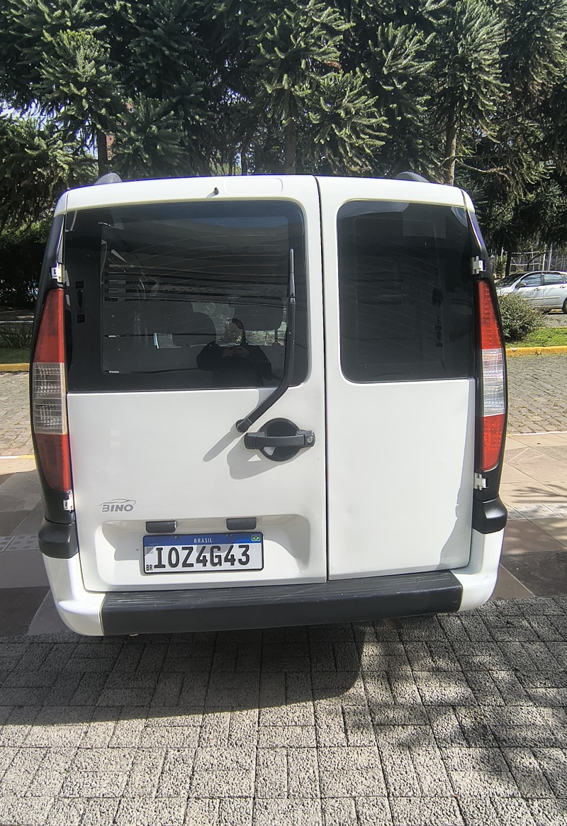 DOBLÓ 1.8 MPI CARGO 8V GASOLINA 4P MANUAL - 2009 - FARROUPILHA