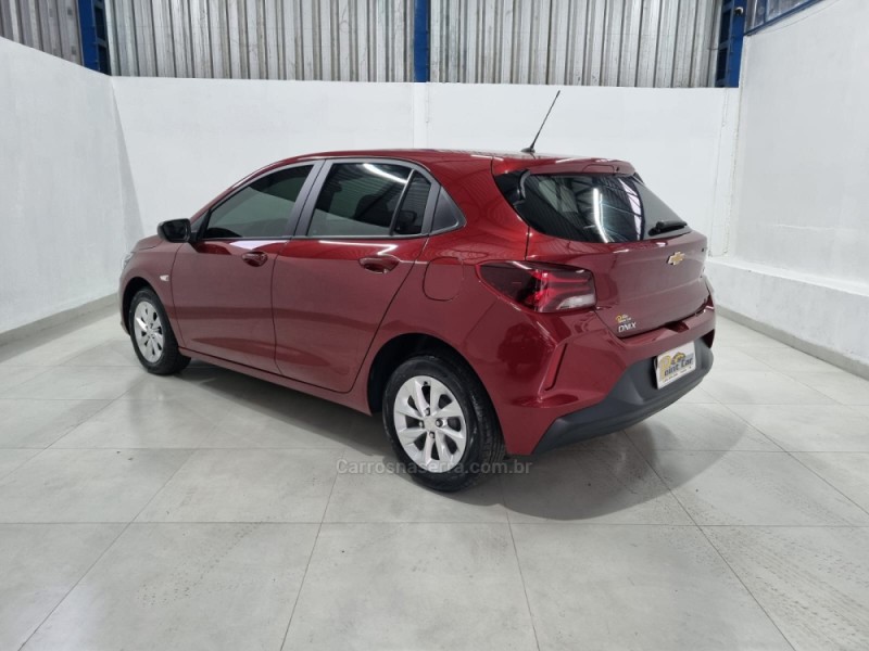 ONIX 1.0 LT 12V TURBO FLEX 4P MANUAL - 2023 - VACARIA