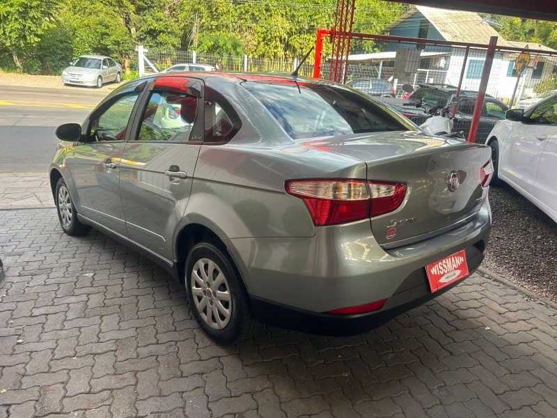 GRAND SIENA 1.4 MPI ATTRACTIVE 8V FLEX 4P MANUAL - 2013 - TRêS COROAS