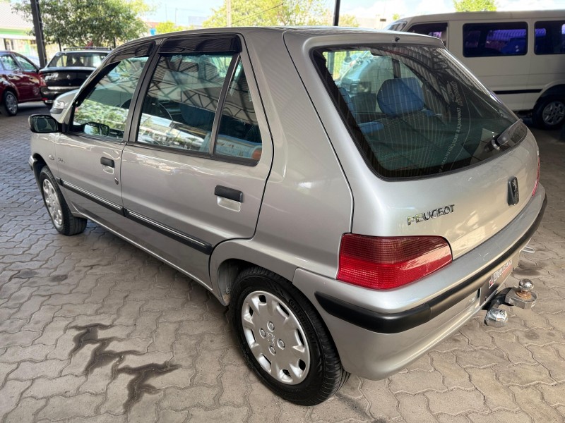 106 1.0 SOLEIL 8V GASOLINA 4P MANUAL - 2000 - CAXIAS DO SUL