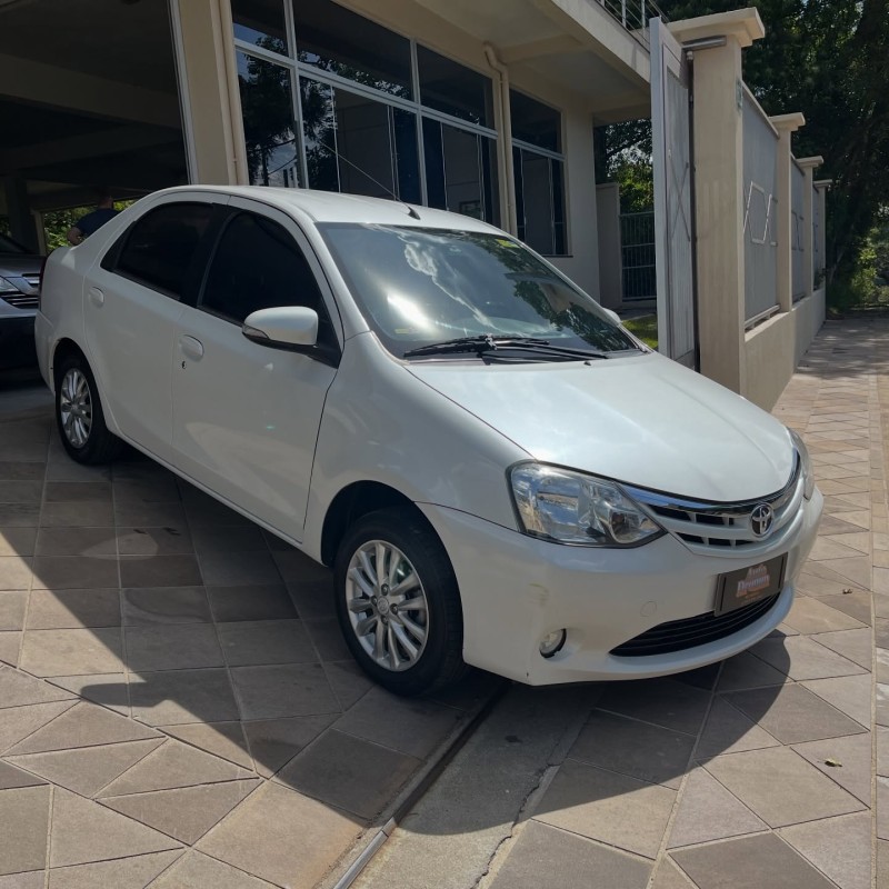ETIOS 1.5 XLS SEDAN 16V FLEX 4P MANUAL - 2016 - NOVA PETRóPOLIS