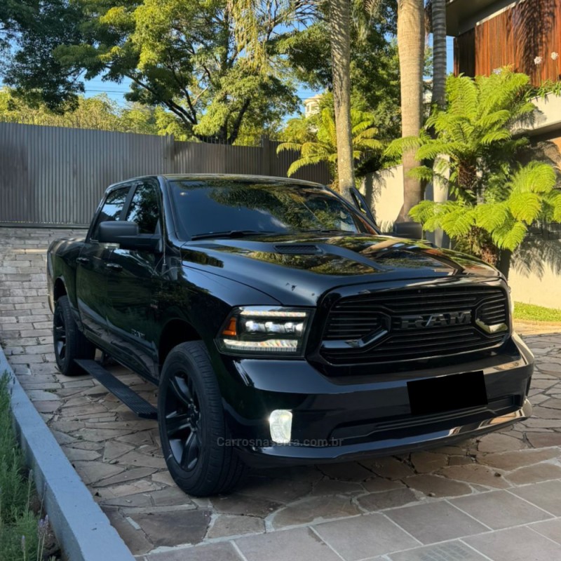 classic 5.7 v8 gasolina laramie night edition cd 4x4 automatico 2022 bento goncalves