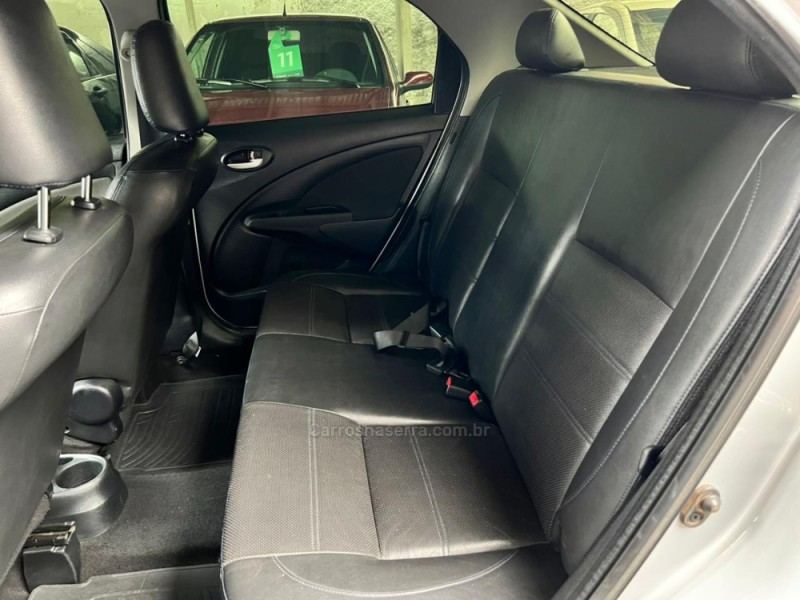 ETIOS 1.5 PLATINUM SEDAN 16V FLEX 4P MANUAL - 2014 - GARIBALDI