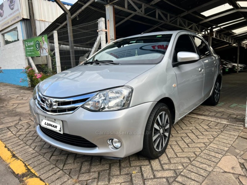 ETIOS 1.5 PLATINUM SEDAN 16V FLEX 4P MANUAL - 2014 - GARIBALDI