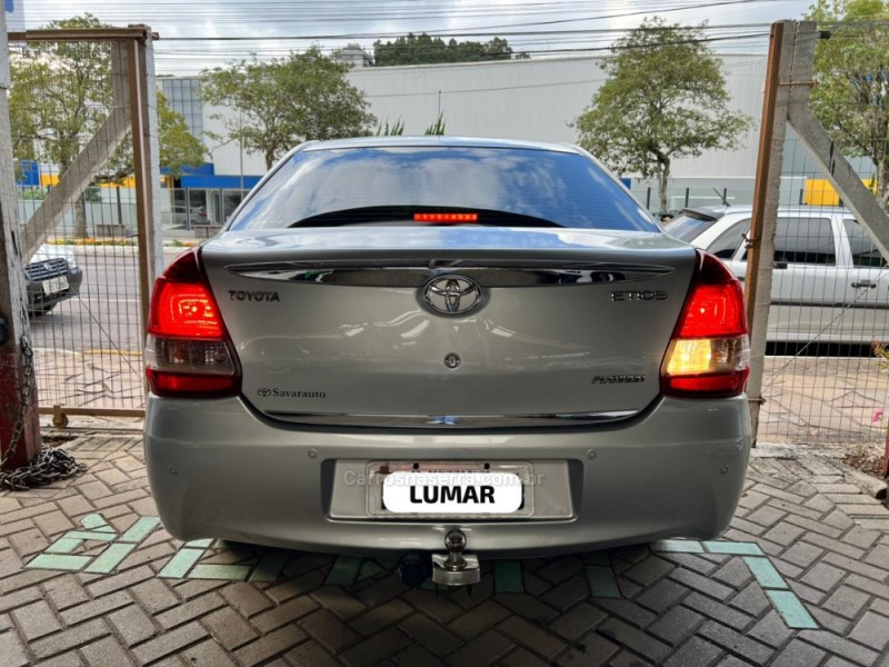 ETIOS 1.5 PLATINUM SEDAN 16V FLEX 4P MANUAL - 2014 - GARIBALDI