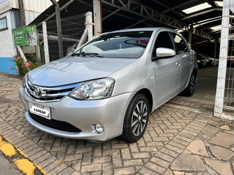 etios 1.5 platinum sedan 16v flex 4p manual 2014 garibaldi