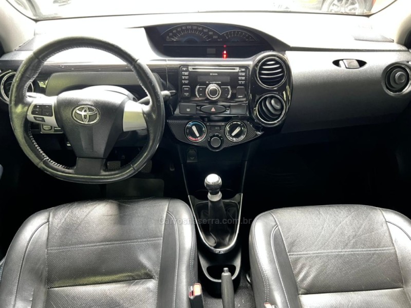 ETIOS 1.5 PLATINUM SEDAN 16V FLEX 4P MANUAL - 2014 - GARIBALDI