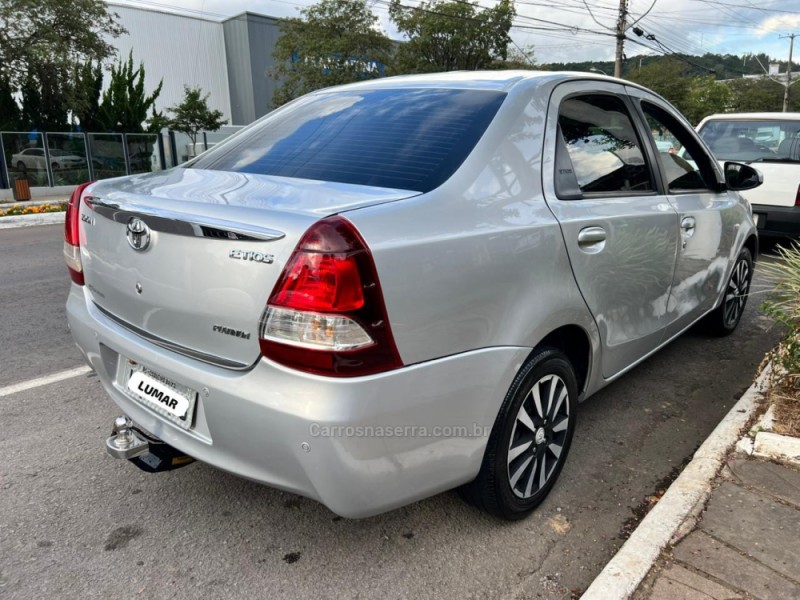 ETIOS 1.5 PLATINUM SEDAN 16V FLEX 4P MANUAL - 2014 - GARIBALDI