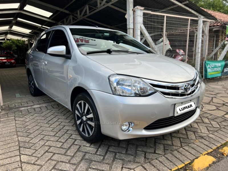 ETIOS 1.5 PLATINUM SEDAN 16V FLEX 4P MANUAL - 2014 - GARIBALDI