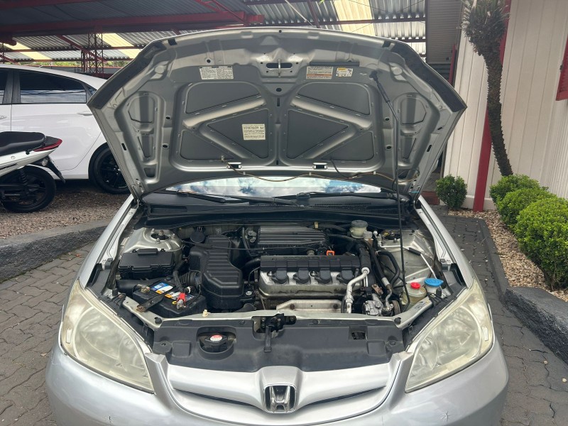 CIVIC 1.7 LX 16V GASOLINA 4P MANUAL - 2006 - TRêS COROAS