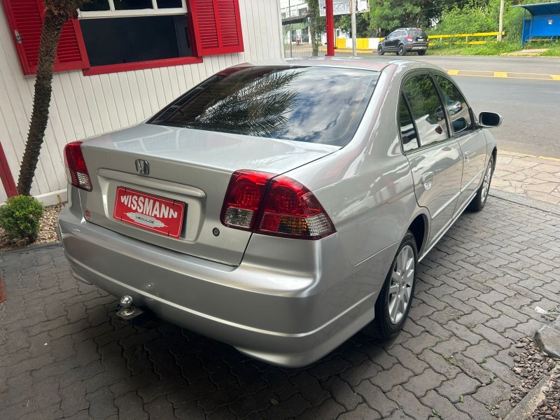 CIVIC 1.7 LX 16V GASOLINA 4P MANUAL - 2006 - TRêS COROAS